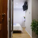 Lora Center 3*