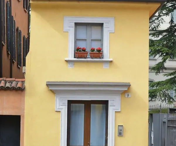 Affittacamere Lora Center