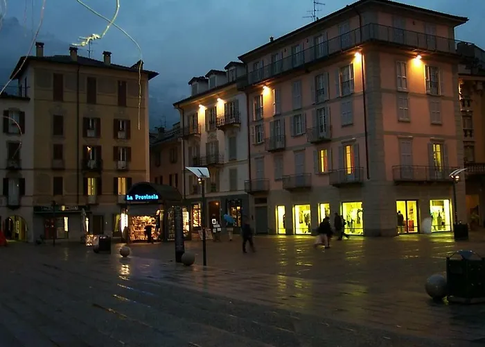 Lora Center Côme